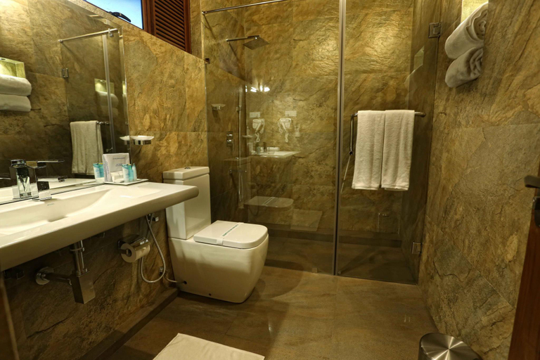 Bathroom 3, Rivora Residence, K.F.G. & G. Korale
