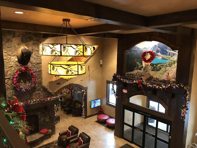 Public Area 3, Glacier International Lodge, Flathead