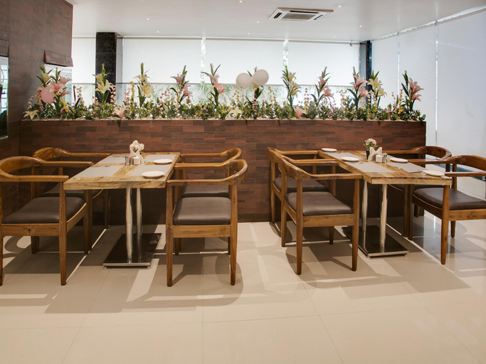 Food & Drinks 5, Veeraj Suites Gachibowli, Hyderabad