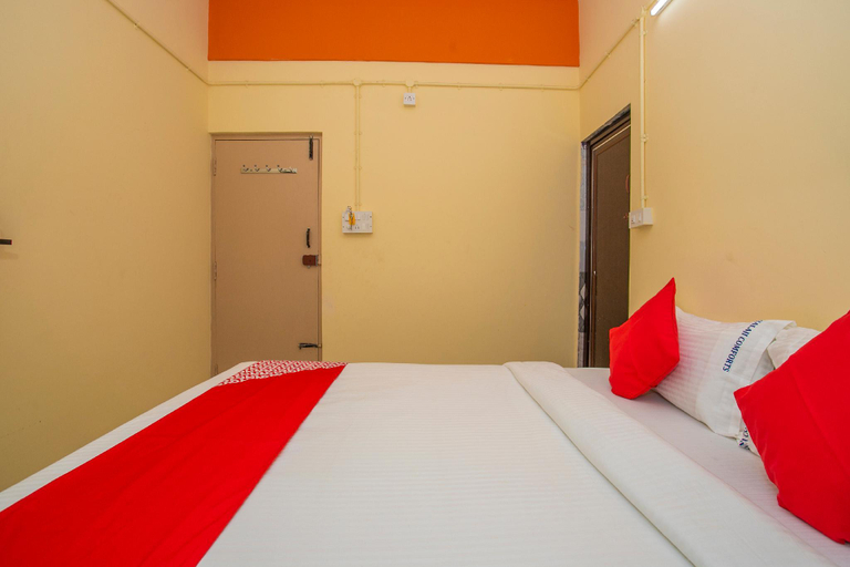 Bedroom 2, Hotel O Sri Hari Premium Comforts Near Sandhya Digital K Theatre, Bangalore