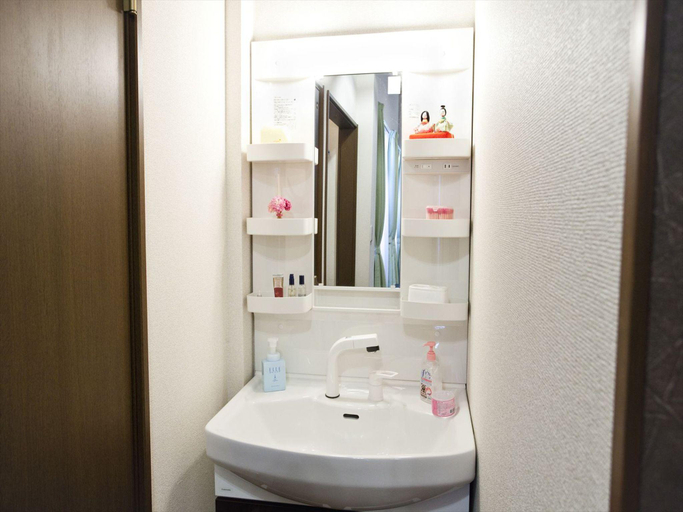 Bathroom 3, D3. Sensoji 3min, AsakusaSta 10min, Wifi, Max10, Taitō