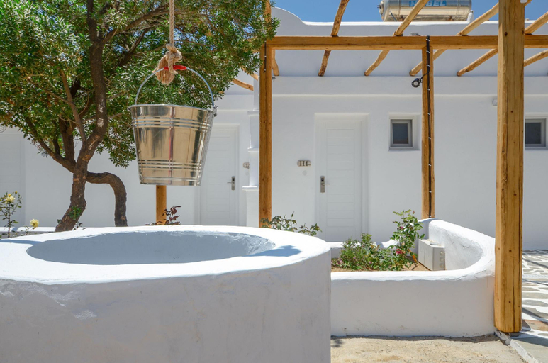 Bathroom 5, GLARONISSI BEACH, South Aegean