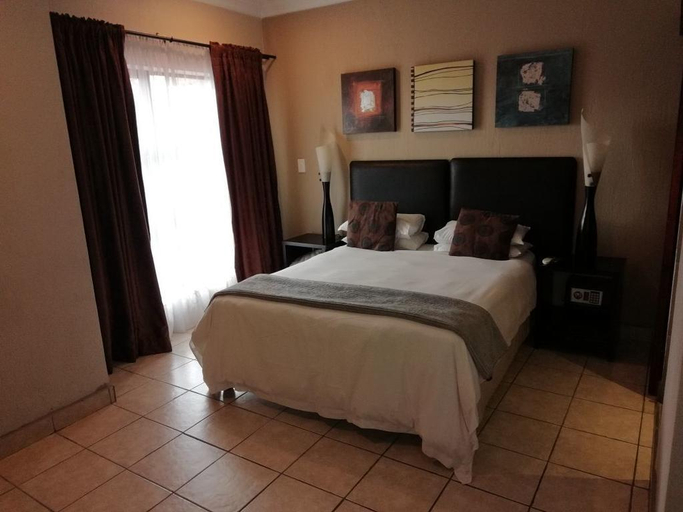 Bedroom 3, Coyotes Hotel & Conference Centre, Ehlanzeni
