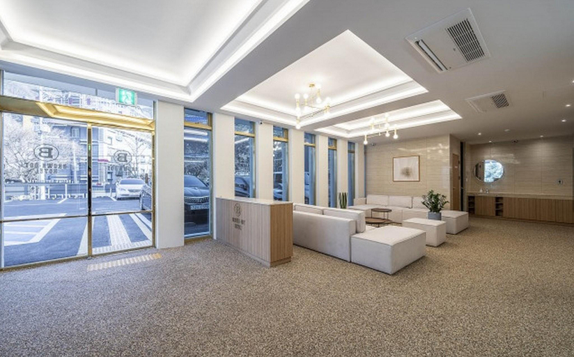 Public Area 2, Brown-dot Hotel Signature, Buk