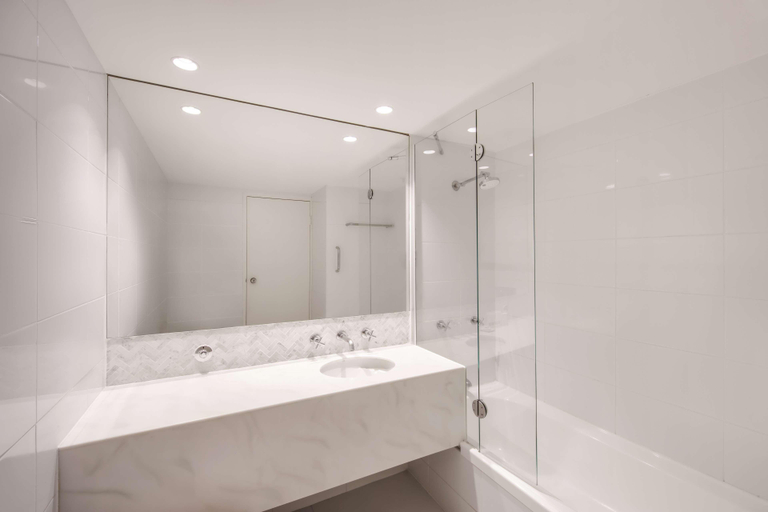 Bathroom 4, Vibe Hotel Sydney, Sydney