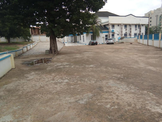 Others 4, E-Class Resorts, AbujaMun