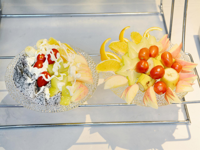 Food & Drinks 19