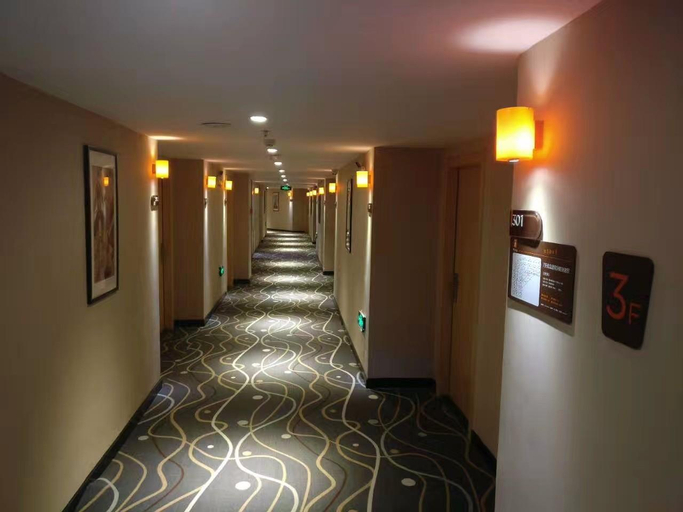 Public Area 8