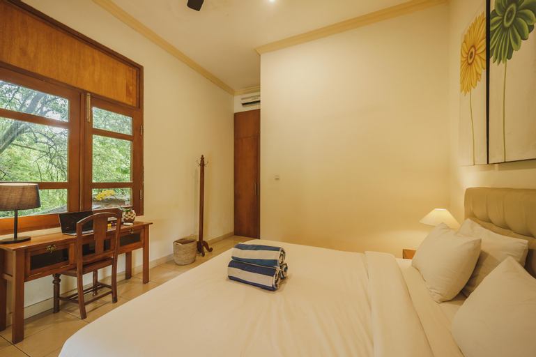 Bedroom 3, Villa Mirsa - Big Private Villa Next to Hyatt, Sleman