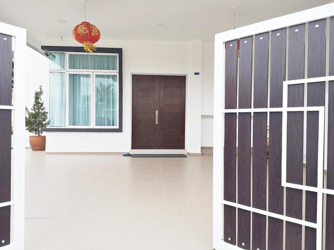 Others 5, Urban Space, Malacca City