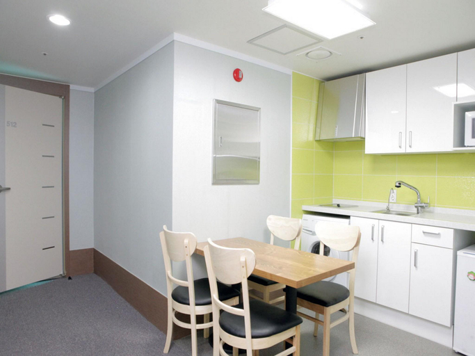 Kitchen 4, K Pop Residence II, Jung