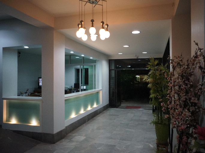 Others 3, Baan Keaw Mansion, Din Dang