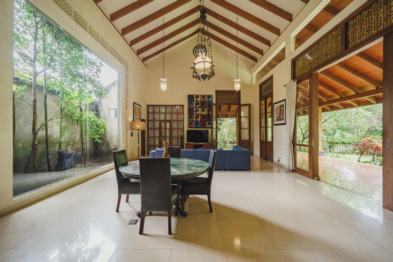 Public Area 4, Villa Mirsa - Big Private Villa Next to Hyatt, Sleman