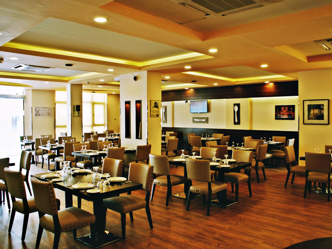 Restaurant 3, Weekend Hotel Apartments, Bausher