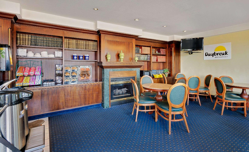 Food & Drinks 4, Days Inn by Wyndham Bar Harbor, Hancock