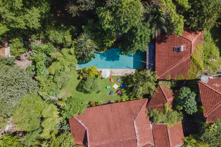 Exterior & Views 2, Villa Mirsa - Big Private Villa Next to Hyatt, Sleman