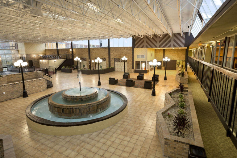 Public Area 2, Days Inn by Wyndham Henryetta, Okmulgee