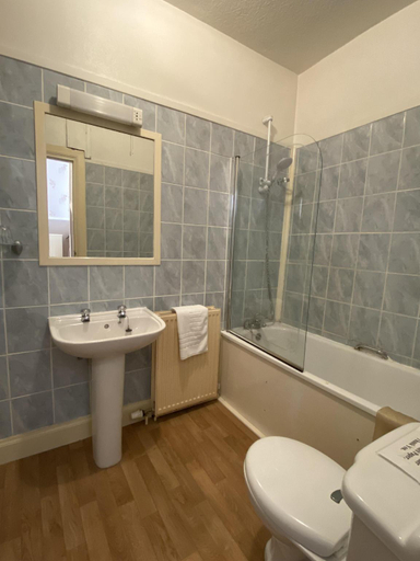 Bathroom 3, King's Arms Hotel, Dumfries and Galloway