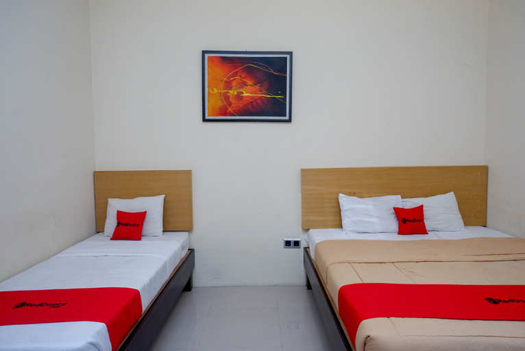 Bedroom 2, RedDoorz Syariah @ Namira Hotel, Sleman