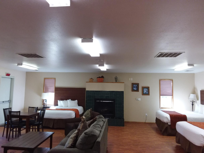 Bedroom 2, Nisqually Lodge, Pierce
