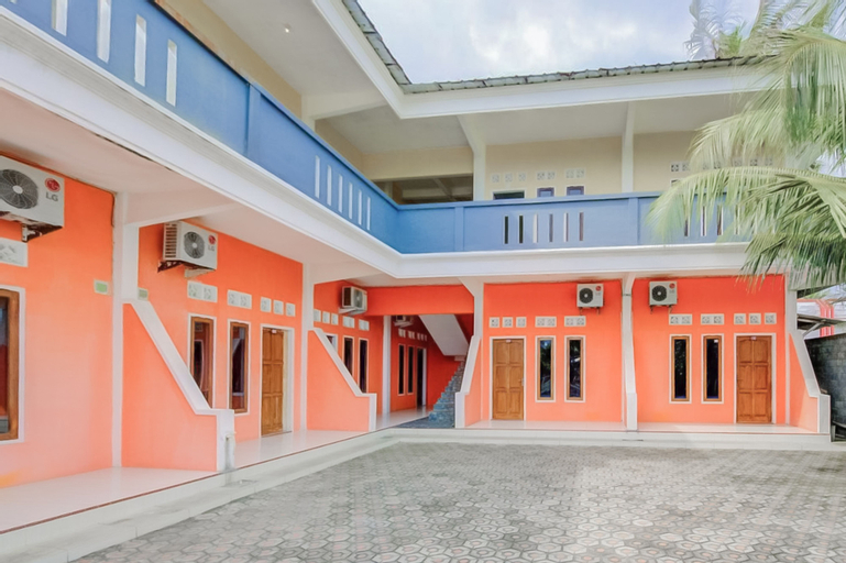 Exterior & Views 2, RedDoorz near Pamugaran Beach Pangandaran, Pangandaran