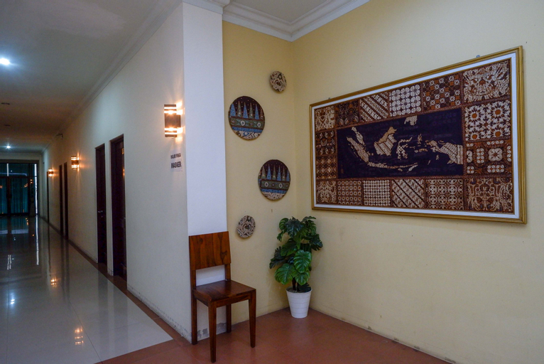 Public Area 5, RedDoorz Syariah @ Namira Hotel, Sleman