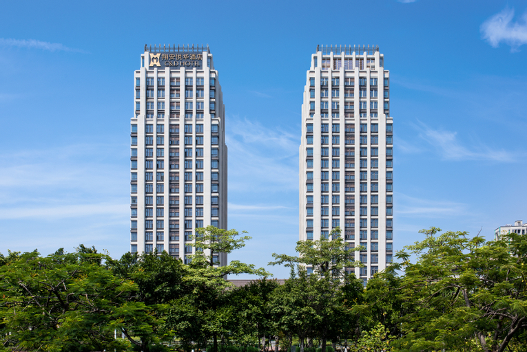 Exterior & Views 21