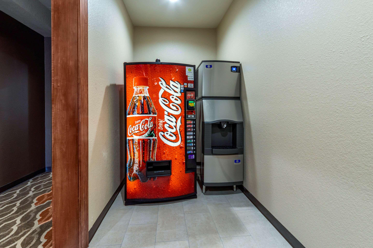 Food & Drinks 5, Comfort Inn & Suites Harrah, Oklahoma
