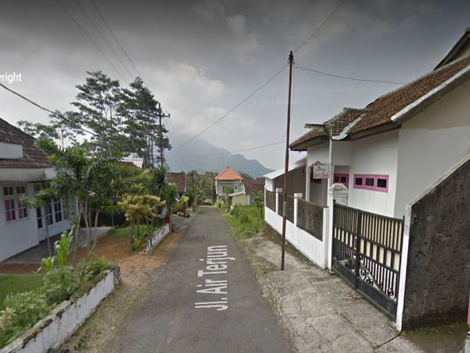Exterior & Views 2, Rere's House Trawas, Mojokerto