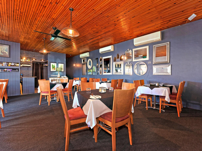Food & Drinks 3, Riviera Motel, Bundaberg