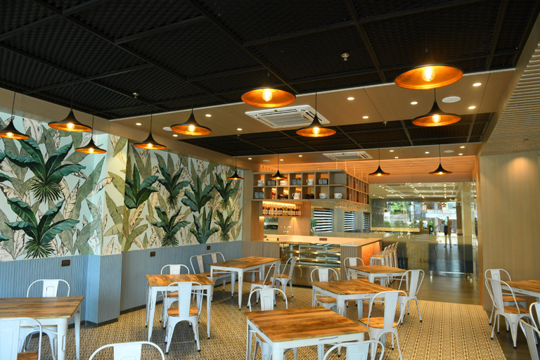 Food & Drinks 2, Hotel Blueivy, Anand
