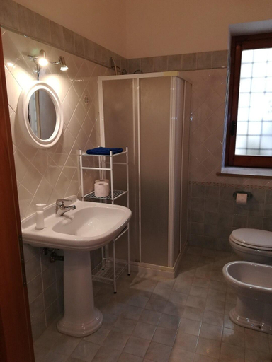 Bathroom 2, Segesta Les Arches, Trapani