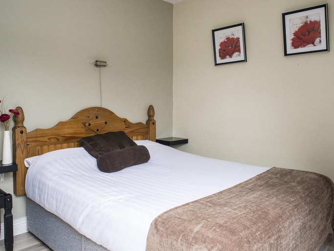 Others 2, Tierneys Guesthouse