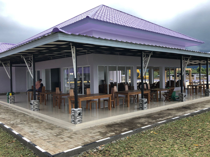 Exterior & Views 7