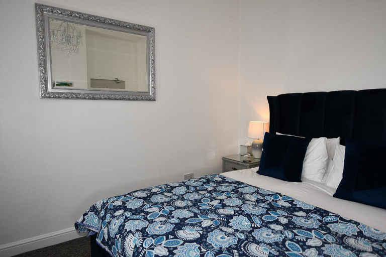 Bedroom 2, No 98 Boutique Hotel, Dorset