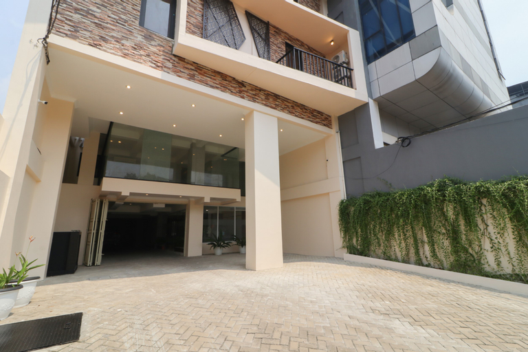 Exterior & Views 26