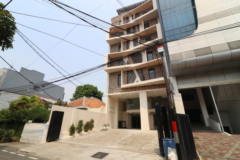 Exterior & Views 25