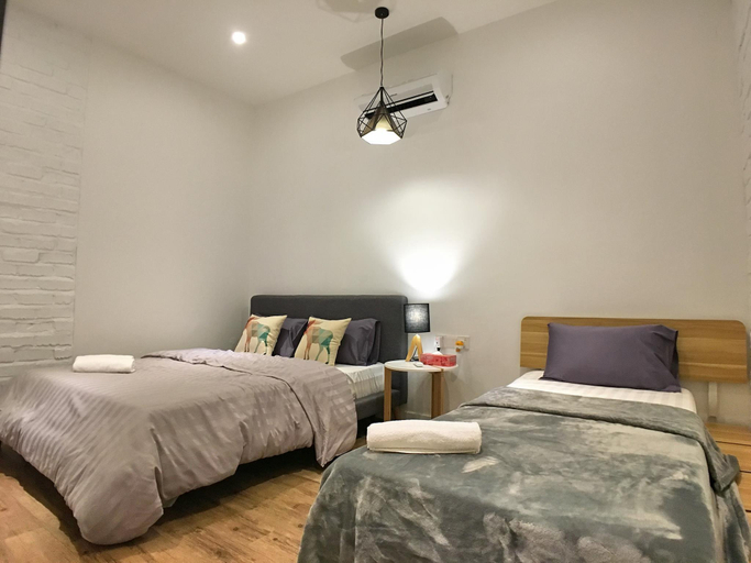 Bedroom 3, 2 Bedrooms Gurney Suites (iBook 4) (6-8 pax), Pulau Penang