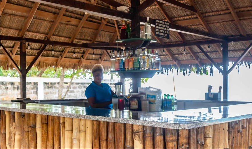 Food & Drinks, The Yellow Bird