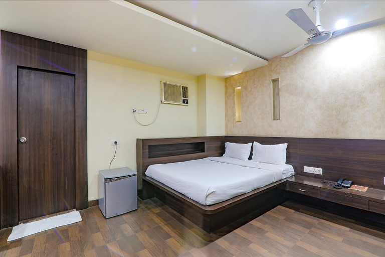 Bedroom 2, Hotel Silver Grand By Shelter, Lucknow