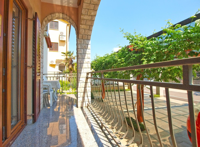 Others 4, Apartment 1293, Fažana