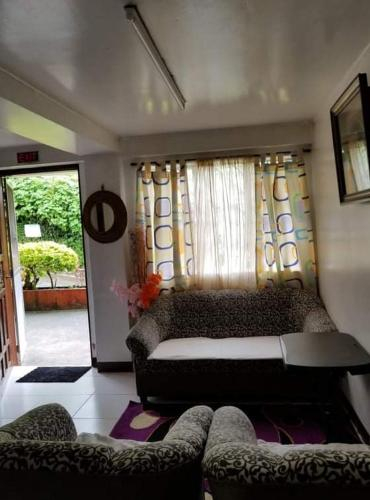 Fam and group Home Stay, Baguio City
