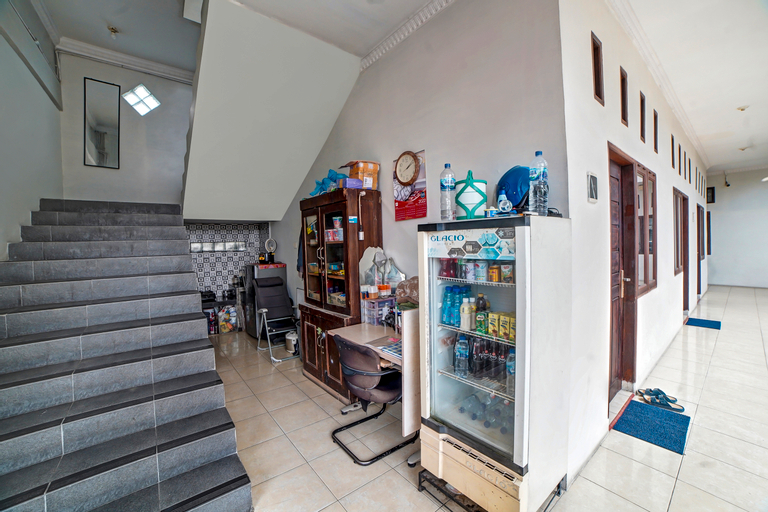 Public Area 3, OYO 90751 Graha Sei Batugingging, Medan