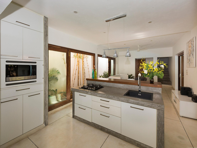 Public Area 2, Kadal The Beach House, Viluppuram
