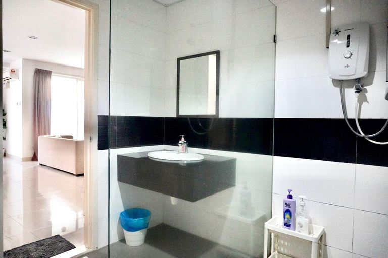 Bathroom 3, Friendmily Cozy Studio #5Pax #Balcony #GurneyDrive, Pulau Penang