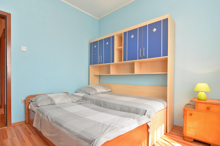 Bedroom 2, Apartment 1724, Ližnjan