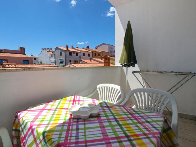 Others 5, Apartment 1588, Pula