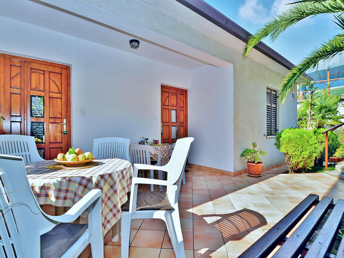 Others 3, Apartment 653, Labin