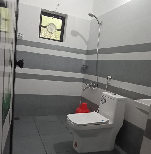 Bathroom 3, Green Garden Lotus Villa, Wayanad