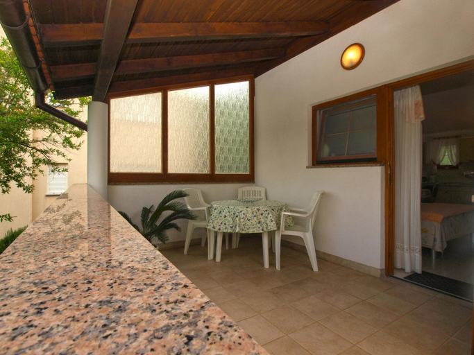 Others 3, Apartment 1644, Medulin